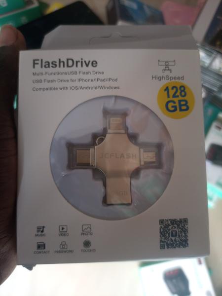 CLE USB FLASH DRIVER 128GB 4BOUTS